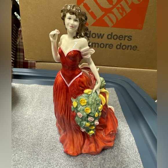 Royal Daulton “Winter” Fugurine - Picture 1 of 6